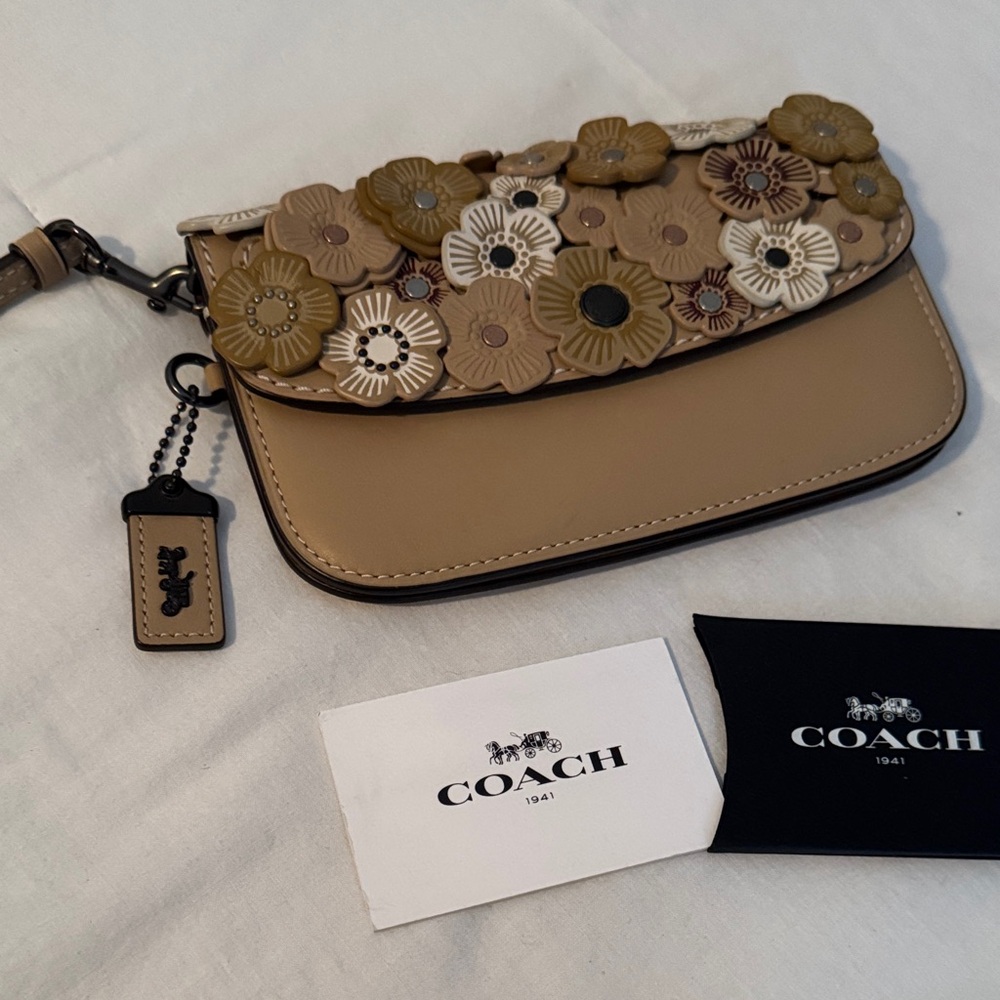 Coach 1941 Tea Rose Beechwood Wristlet
